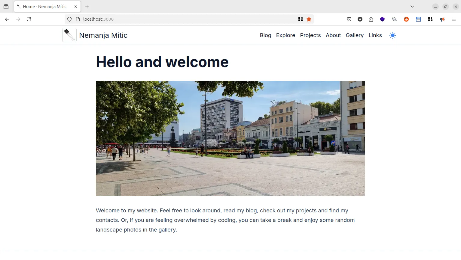 Finished random image component, desktop view